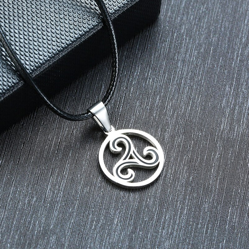 Athena Allure Celtic Triskelion